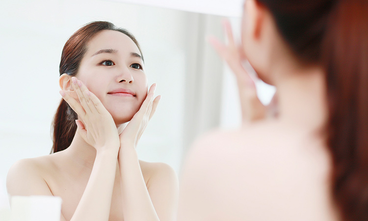 5 façons d’utiliser l’eau de rose pour la peau